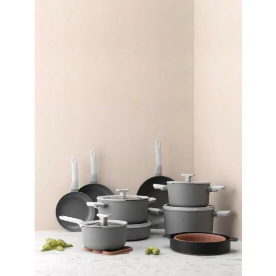 BergHOFF Leo 8" Non-Stick Covered Casserole, 3.3 QT, Grey Pots & Pans Default Title 5 BergHOFF Leo 8" Non-Stick Covered Casserole, 3.3 QT, Grey Pots & Pans Default Title - Image 3