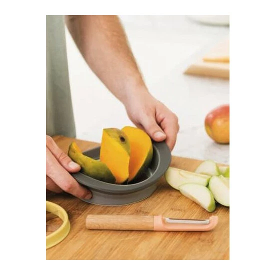 BergHOFF Leo 4PC 7" Stainless Steel All-in-One Slicer Set Tools & Accessories 4 BergHOFF Leo 4PC 7" Stainless Steel All-in-One Slicer Set Tools & Accessories - Image 2